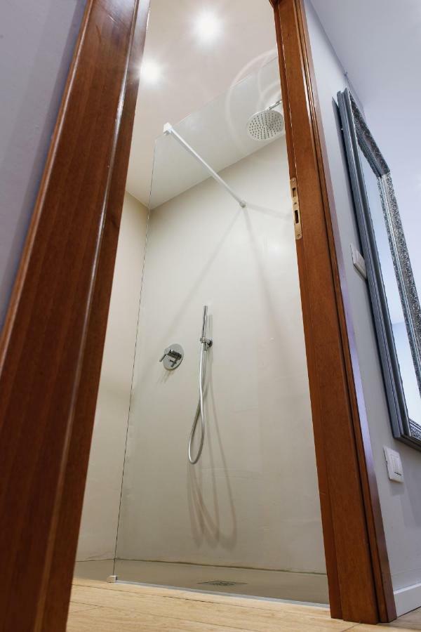 Lora Center Room Como Exterior foto
