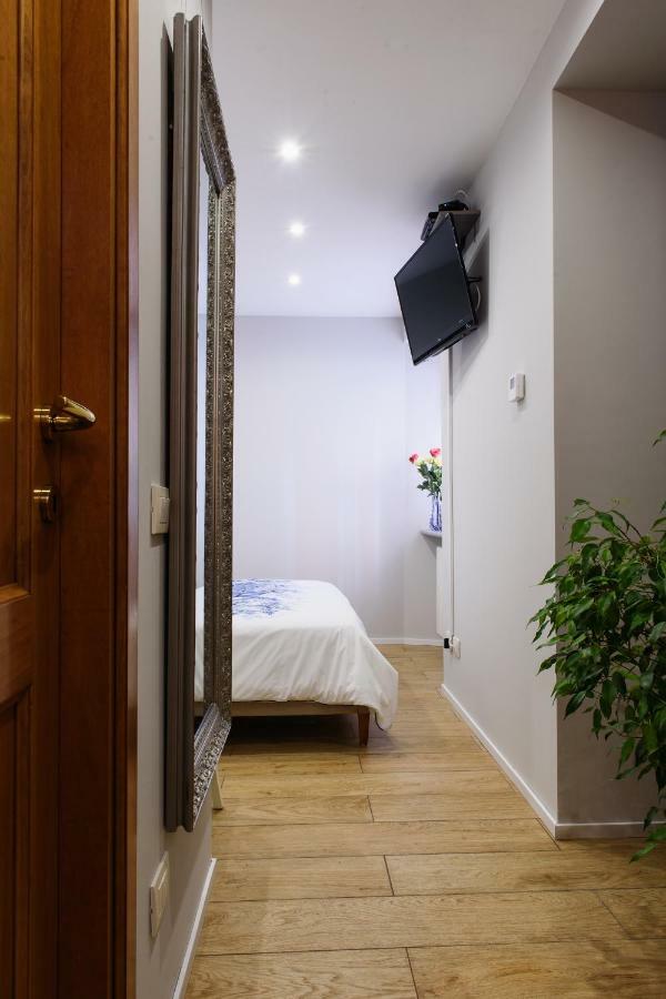 Lora Center Room Como Exterior foto